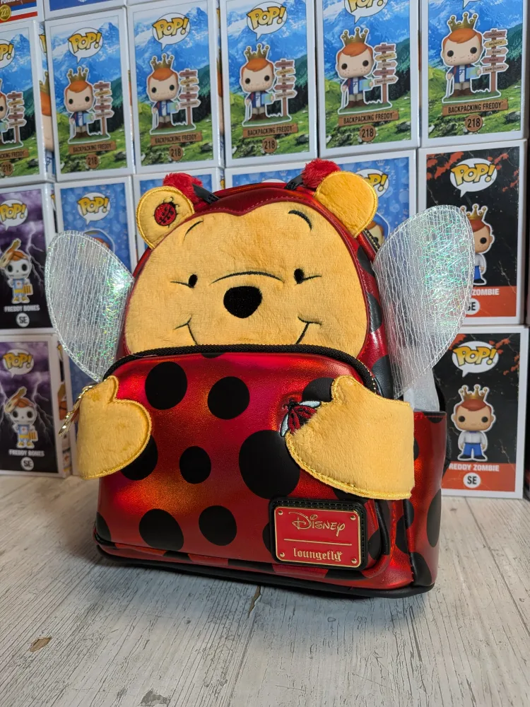 Sac à dos – Loungefly Disney – Ladybug Pooh Cosplay Mini 🐞
